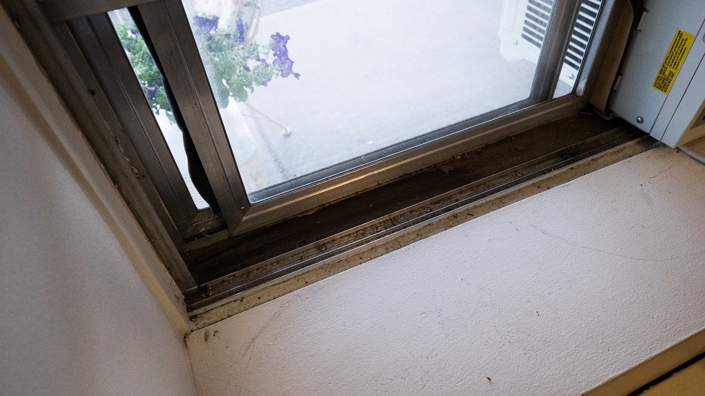 air gap in Grace Place windows