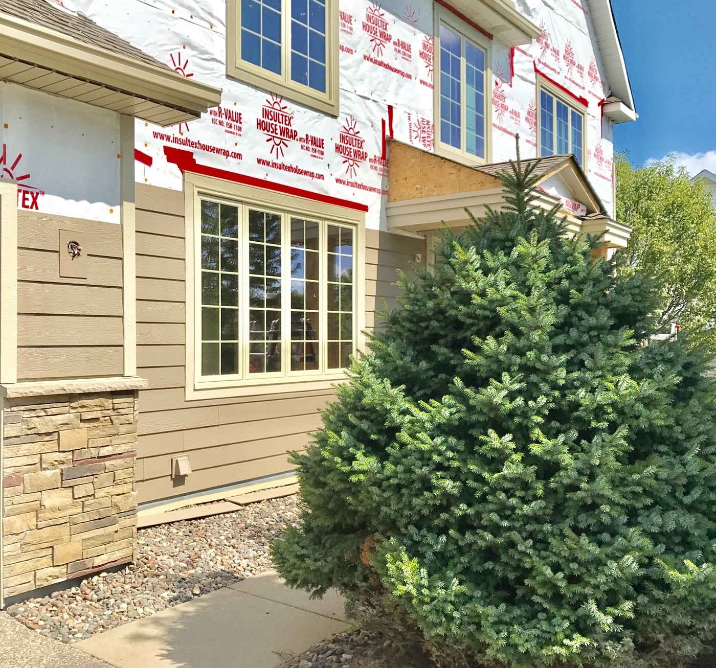 siding installation on Woodbury home