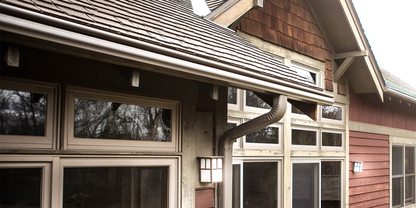 Twin Cities home with a GAF roof installed by Lindus Construction