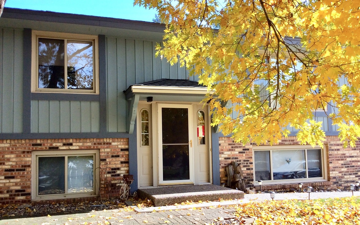 LeafGuard Brand gutters installed on Chaska home