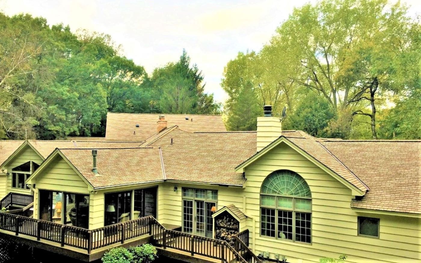 Completed impact-resistant asphalt roof installed by Lindus Construction